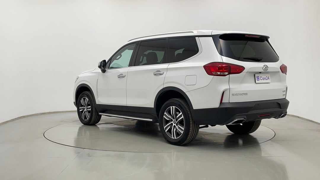 Left Back Diagonal (45- Degree) View