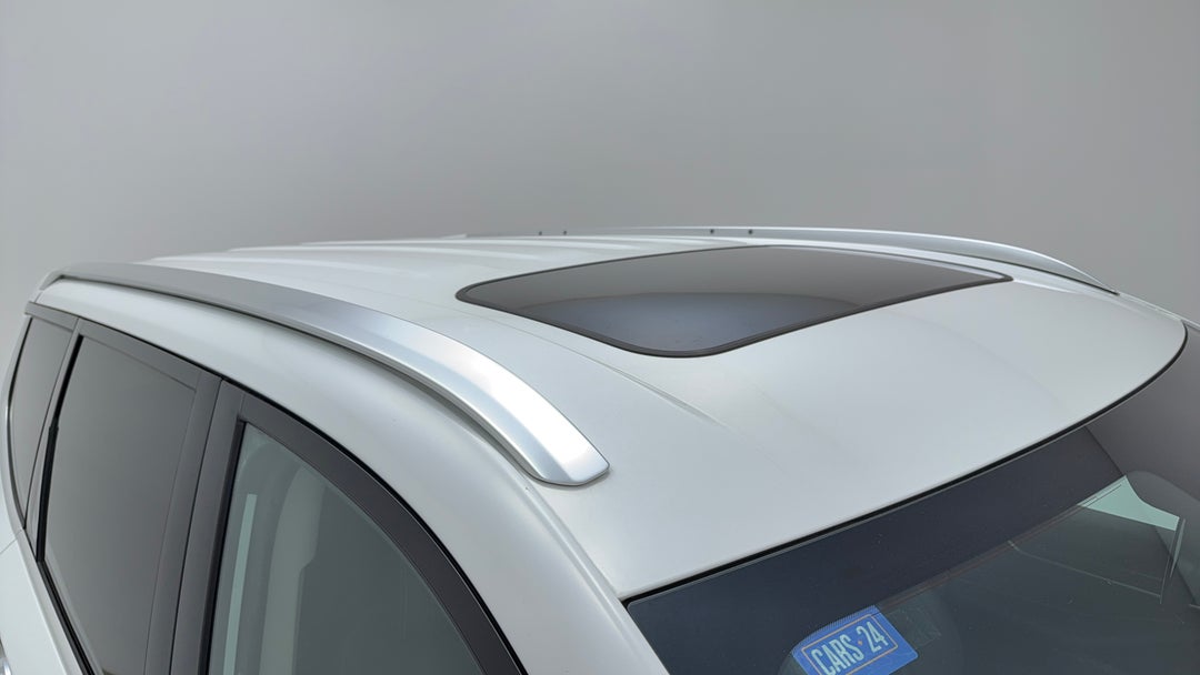 Roof/Sunroof View