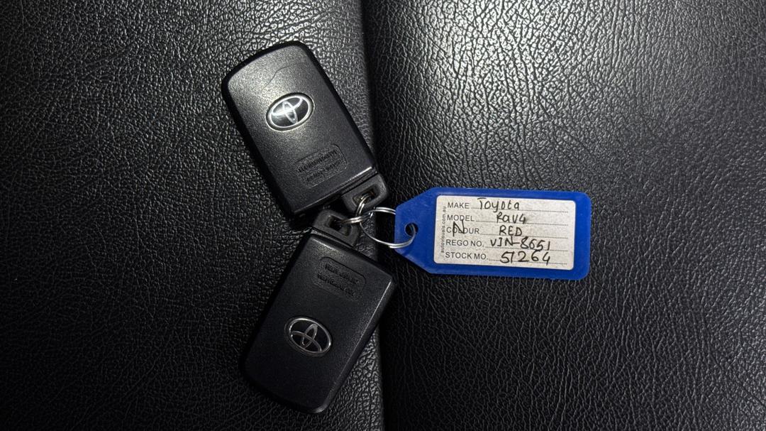 2017 Toyota RAV4 Gxl (2WD), Automatic, 139803 km, Key Close-up