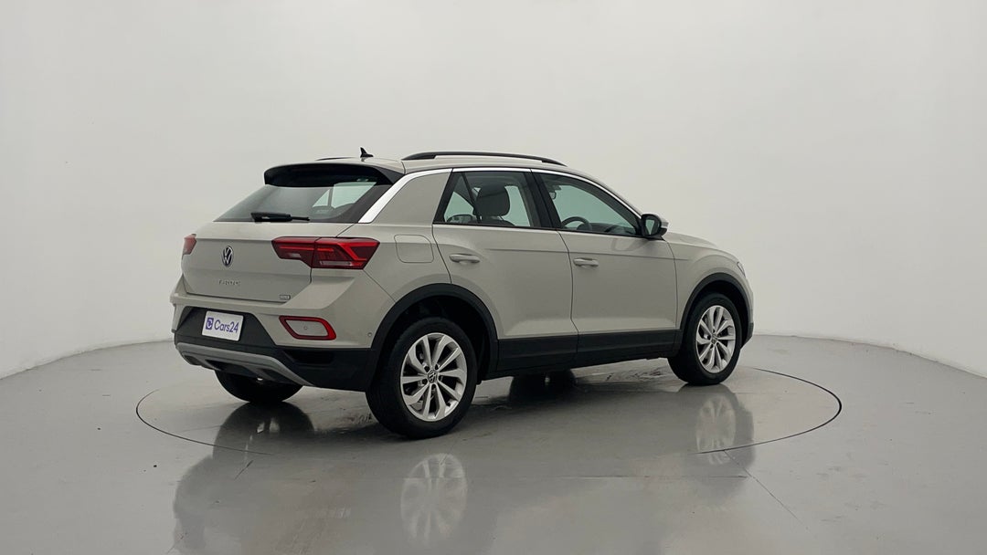 Right Back Diagonal (45- Degree) View