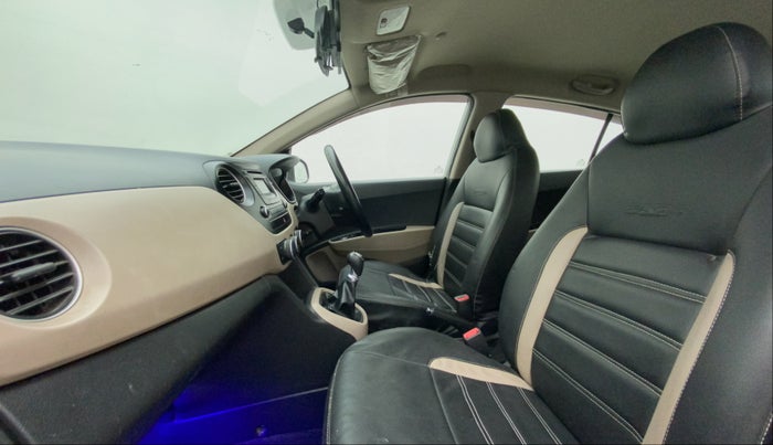 2016 Hyundai Grand i10 SPORTZ 1.2 KAPPA VTVT, Petrol, Manual, 40,032 km, Right Side Front Door Cabin
