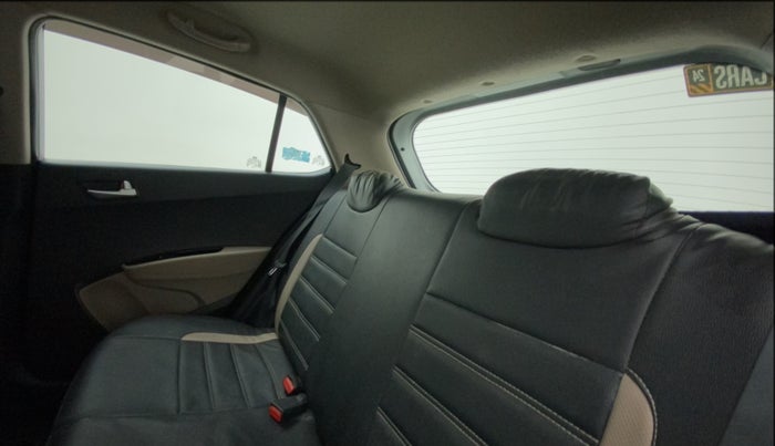 2016 Hyundai Grand i10 SPORTZ 1.2 KAPPA VTVT, Petrol, Manual, 40,032 km, Right Side Rear Door Cabin