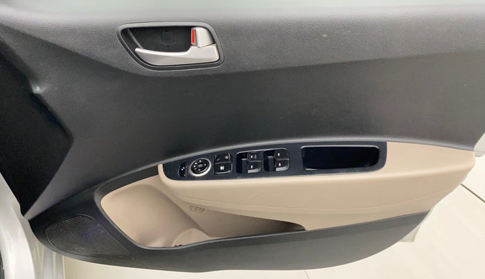 2016 Hyundai Grand i10 SPORTZ 1.2 KAPPA VTVT, Petrol, Manual, 40,032 km, Driver Side Door Panels Control