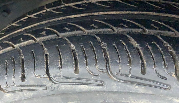 2019 Maruti Alto K10 LXI CNG (AIRBAG), CNG, Manual, 62,235 km, Left Front Tyre Tread