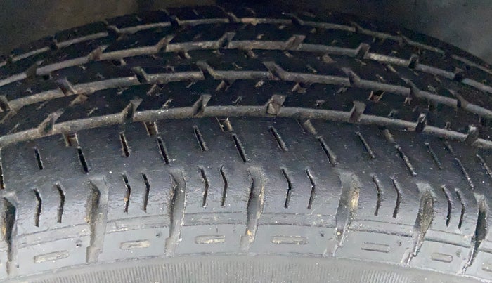 2019 Maruti Alto K10 LXI CNG (AIRBAG), CNG, Manual, 62,235 km, Right Front Tyre Tread