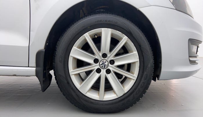 2015 Volkswagen Vento HIGHLINE PETROL, Petrol, Manual, 74,254 km, Right Front Wheel
