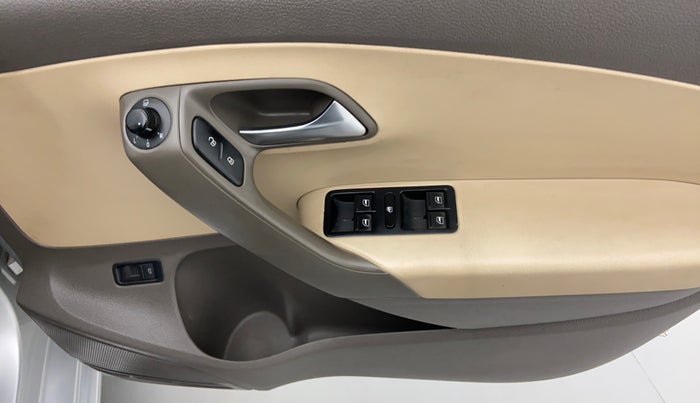 2015 Volkswagen Vento HIGHLINE PETROL, Petrol, Manual, 74,254 km, Driver Side Door Panels Control