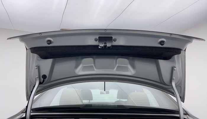 2015 Volkswagen Vento HIGHLINE PETROL, Petrol, Manual, 74,254 km, Boot Door Open
