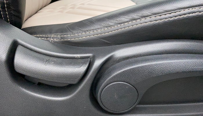 2019 Hyundai Creta SX 1.6 PETROL, Petrol, Manual, 18,871 km, Driver Side Adjustment Panel