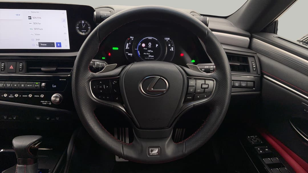 2023 Lexus Es300h F Sport (hybrid), Automatic, 9890 km, Steering Wheel Close-up