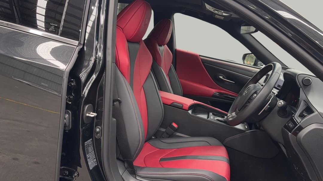 2023 Lexus Es300h F Sport (hybrid), Automatic, 9890 km, Right Side Front Door Cabin View