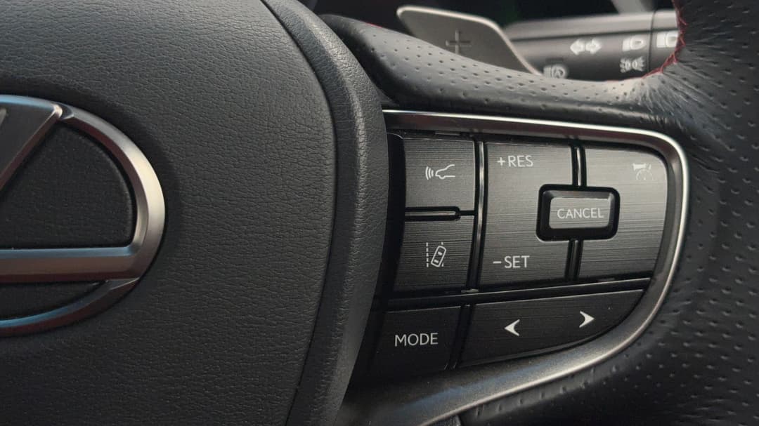 2023 Lexus Es300h F Sport (hybrid), Automatic, 9890 km, Cruise Control