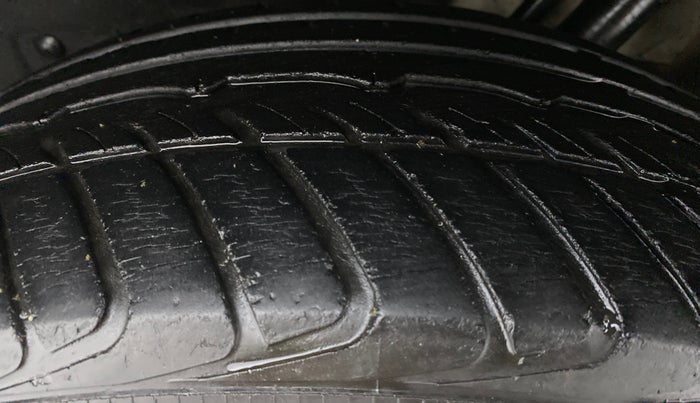 2019 Mahindra MARAZZO M2 8 STR, Diesel, Manual, 59,515 km, Left Rear Tyre Tread