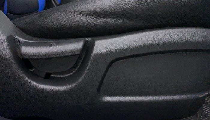 2019 Hyundai Elite i20 1.2 MAGNA PLUS VTVT, Petrol, Manual, 15,401 km, Driver Side Adjustment Panel