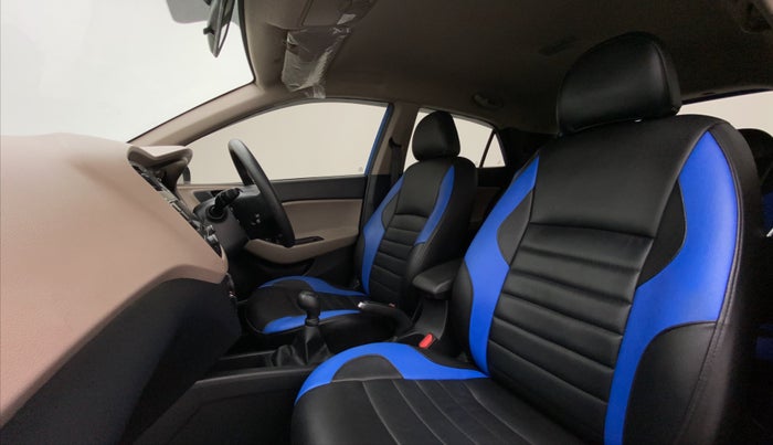 2019 Hyundai Elite i20 1.2 MAGNA PLUS VTVT, Petrol, Manual, 15,401 km, Right Side Front Door Cabin View