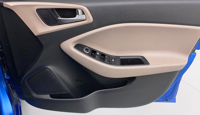 2019 Hyundai Elite i20 1.2 MAGNA PLUS VTVT, Petrol, Manual, 15,401 km, Driver Side Door Panels Control