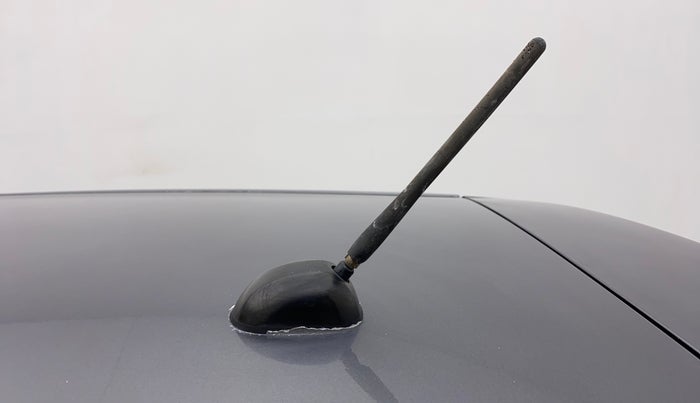 2014 Maruti Swift VXI, Petrol, Manual, 44,292 km, Roof - Antenna has minor damage