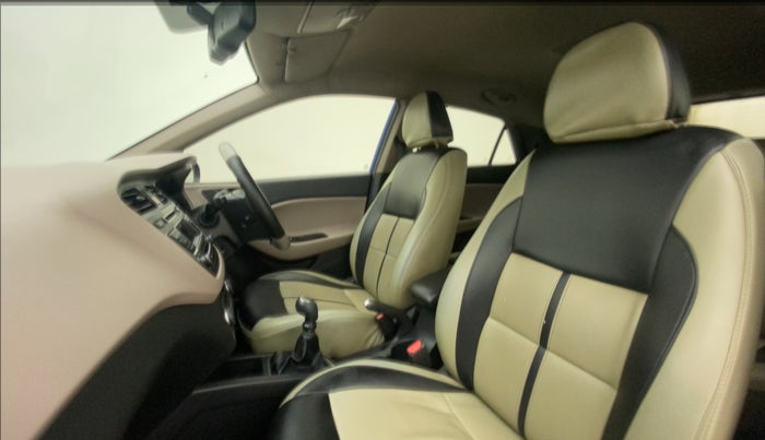 2014 Hyundai Elite i20 SPORTZ 1.2, Petrol, Manual, 59,601 km, Right Side Front Door Cabin