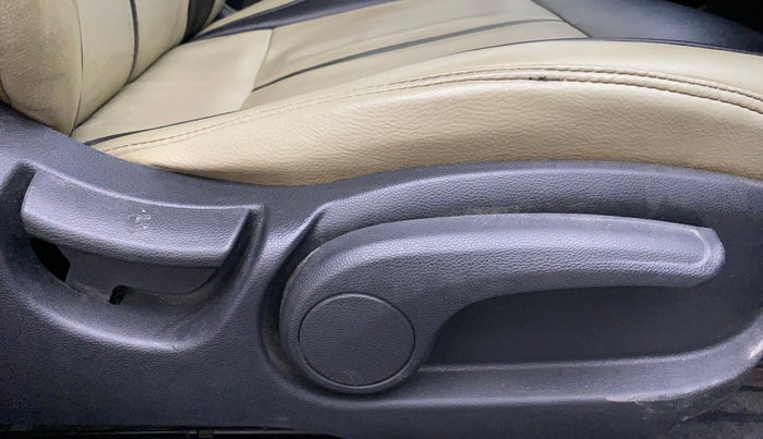 2014 Hyundai Elite i20 SPORTZ 1.2, Petrol, Manual, 59,601 km, Driver Side Adjustment Panel
