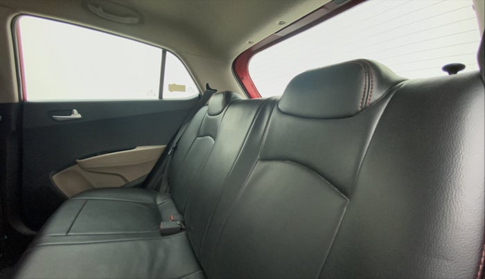 2017 Hyundai Grand i10 SPORTZ (O) AT 1.2 KAPPA VTVT, Petrol, Automatic, 40,570 km, Right Side Rear Door Cabin