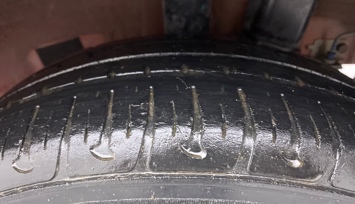 2017 Hyundai Grand i10 SPORTZ (O) AT 1.2 KAPPA VTVT, Petrol, Automatic, 40,570 km, Left Rear Tyre Tread