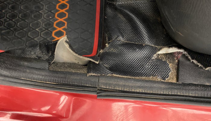 2019 Renault Kwid 1.0 RXT Opt, Petrol, Manual, 19,927 km, Flooring - Carpet is minor damage