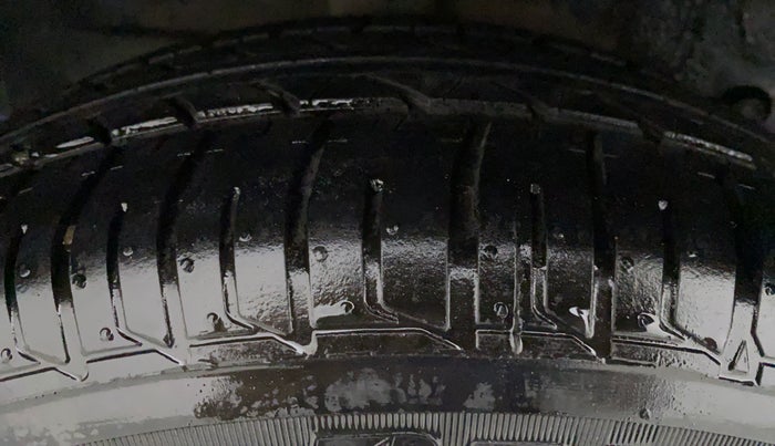 2014 Toyota Etios CROSS 1.2 G, Petrol, Manual, 48,793 km, Left Front Tyre Tread