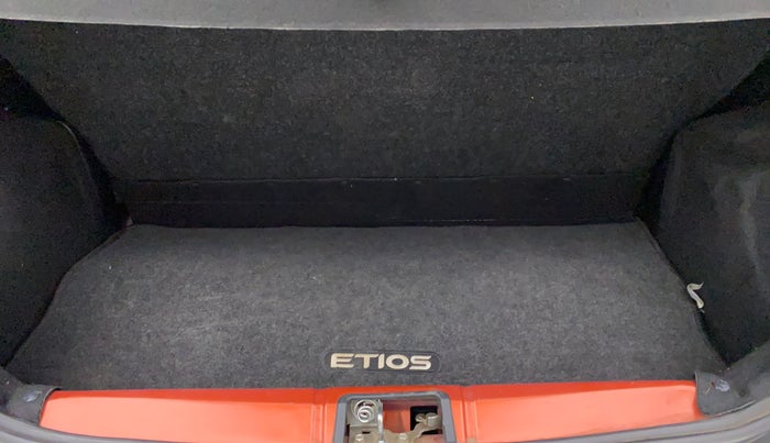2014 Toyota Etios CROSS 1.2 G, Petrol, Manual, 48,793 km, Boot Inside