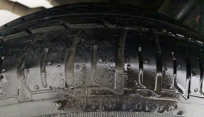 2014 Toyota Etios CROSS 1.2 G, Petrol, Manual, 48,793 km, Right Rear Tyre Tread