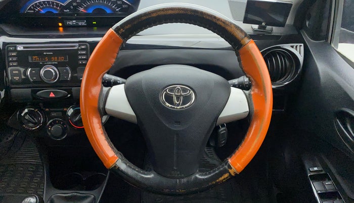 2014 Toyota Etios CROSS 1.2 G, Petrol, Manual, 48,793 km, Steering Wheel Close Up