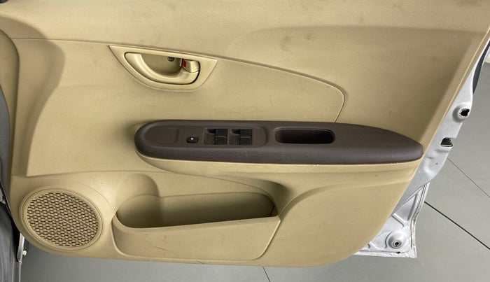 2014 Honda Amaze 1.2L I-VTEC EX, Petrol, Manual, 44,282 km, Driver Side Door Panels Control
