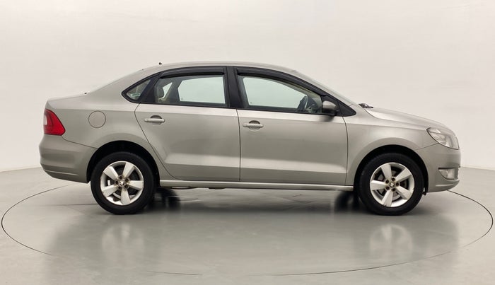 2016 Skoda Rapid 1.5 TDI AT STYLE PLUS, Diesel, Automatic, 59,282 km, Right Side View