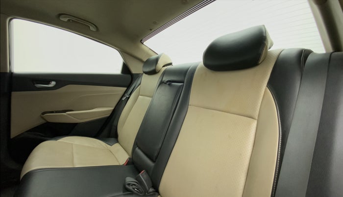 2017 Hyundai Verna 1.6 SX (O) CRDI MT, Diesel, Manual, 1,10,600 km, Right Side Rear Door Cabin