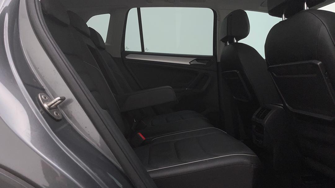 2018 Volkswagen Tiguan 110 Tsi Comfortline, Automatic, 87649 km, Right Side Rear Door Cabin View