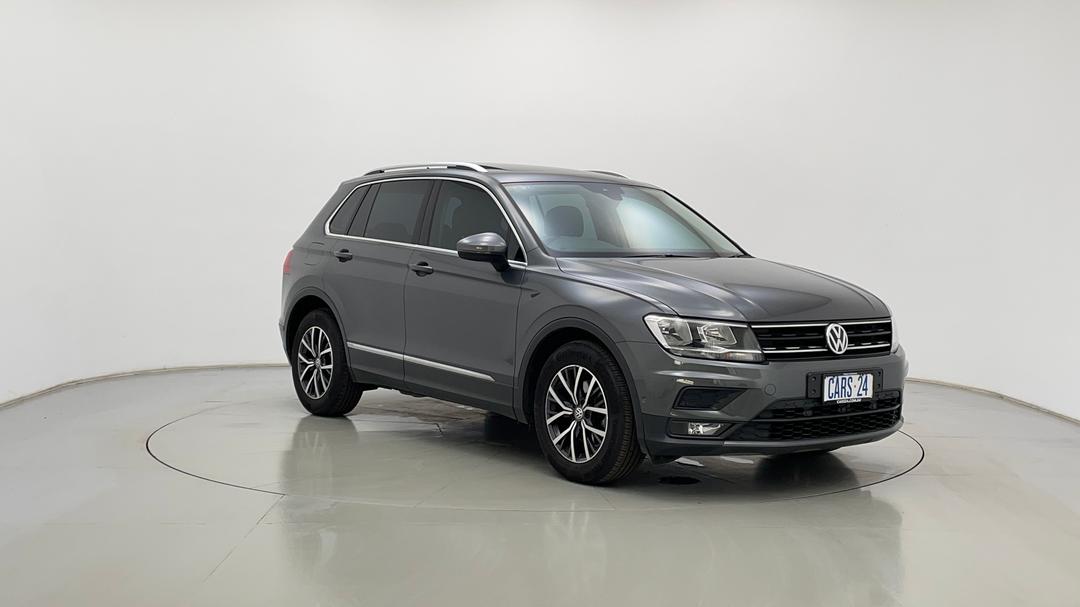 2018 Volkswagen Tiguan 110 Tsi Comfortline, Automatic, 87649 km, Right Front Diagonal (45- Degree) View