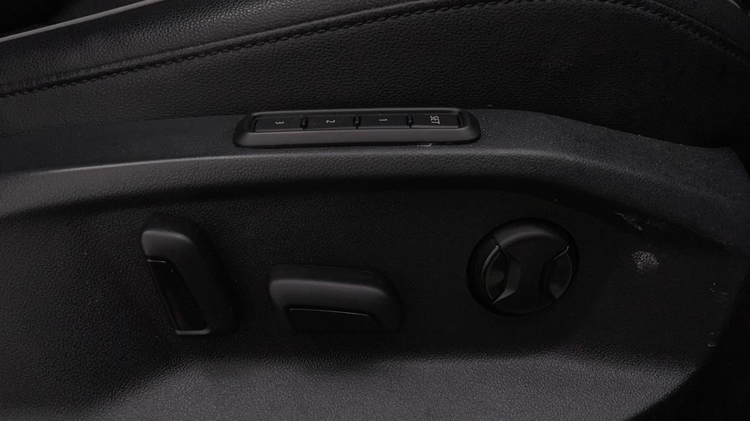 2018 Volkswagen Tiguan 110 Tsi Comfortline, Automatic, 87649 km, Drivers Side Adjustment Panel