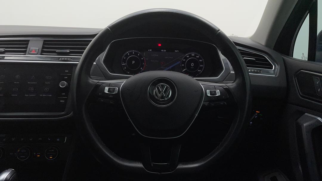 2018 Volkswagen Tiguan 110 Tsi Comfortline, Automatic, 87649 km, Steering Wheel Close-up