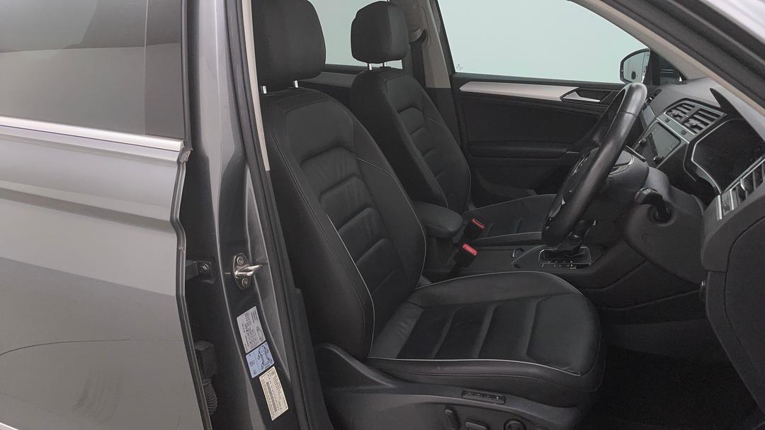 2018 Volkswagen Tiguan 110 Tsi Comfortline, Automatic, 87649 km, Right Side Front Door Cabin View