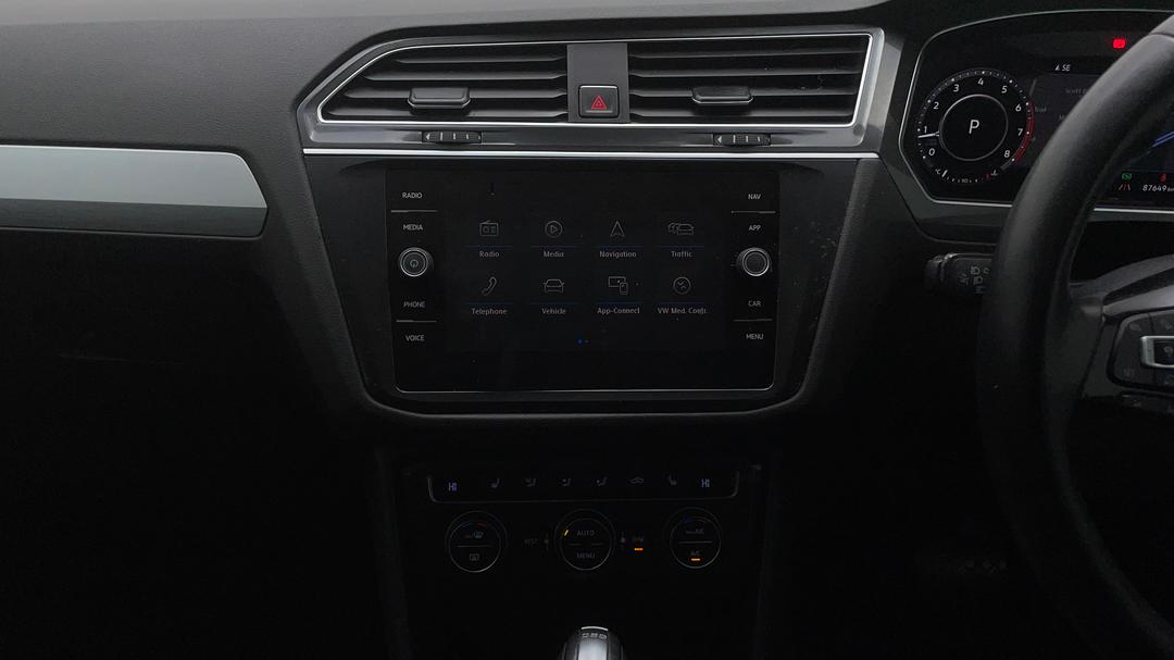 2018 Volkswagen Tiguan 110 Tsi Comfortline, Automatic, 87649 km, Center Console