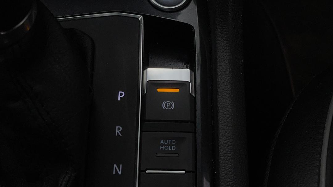 2018 Volkswagen Tiguan 110 Tsi Comfortline, Automatic, 87649 km, Handbrake