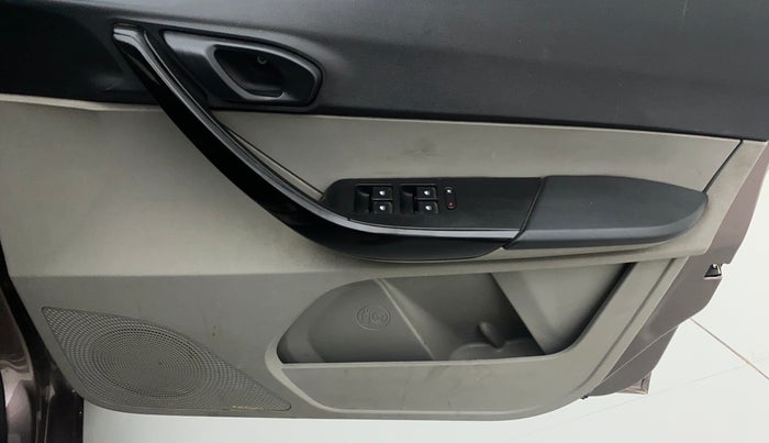2017 Tata Tiago XT 1.2 REVOTRON, Petrol, Manual, 87,978 km, Driver Side Door Panels Control