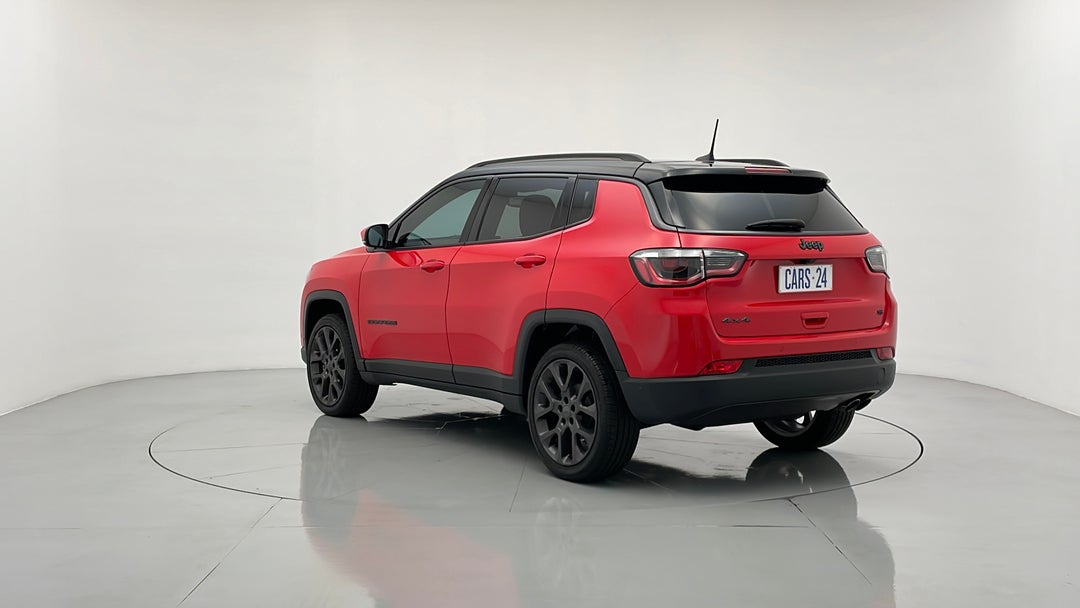 Left Back Diagonal (45- Degree) View