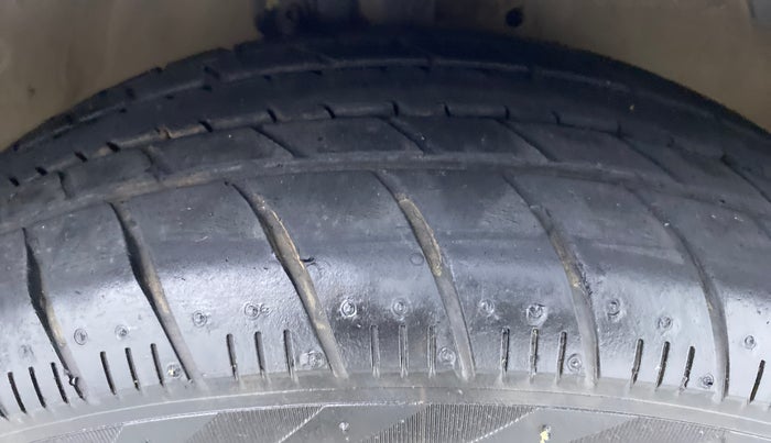 2018 Maruti Celerio VXI AGS, Petrol, Automatic, 67,429 km, Right Front Tyre Tread