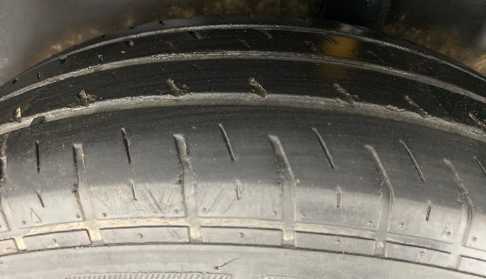 2011 Maruti Swift VDI ABS, Diesel, Manual, 91,007 km, Left Rear Tyre Tread