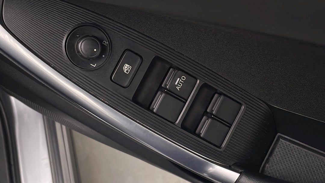 2013 Mazda CX-5 Maxx Sport (4x2), Automatic, 64677 km, Drivers Side Door Panel Controls