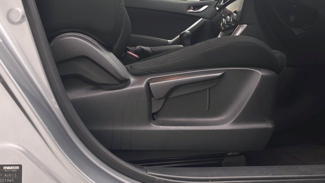 2013 Mazda CX-5 Maxx Sport (4x2), Automatic, 64677 km, Drivers Side Adjustment Panel