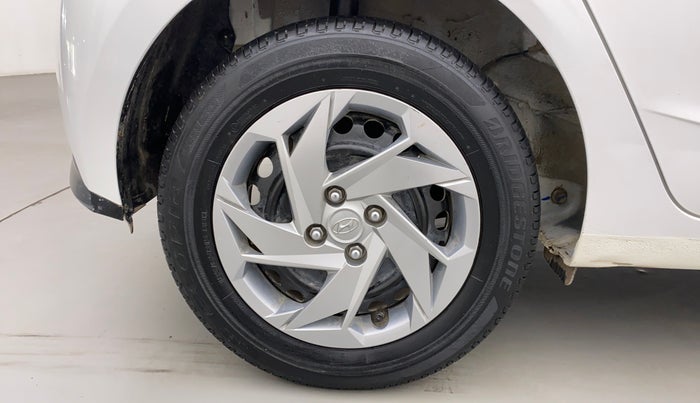 2021 Hyundai NEW I20 MAGNA 1.2 MT, Petrol, Manual, 18,141 km, Right Rear Wheel