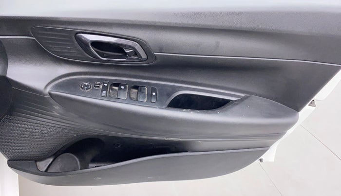 2021 Hyundai NEW I20 MAGNA 1.2 MT, Petrol, Manual, 18,141 km, Driver Side Door Panels Control