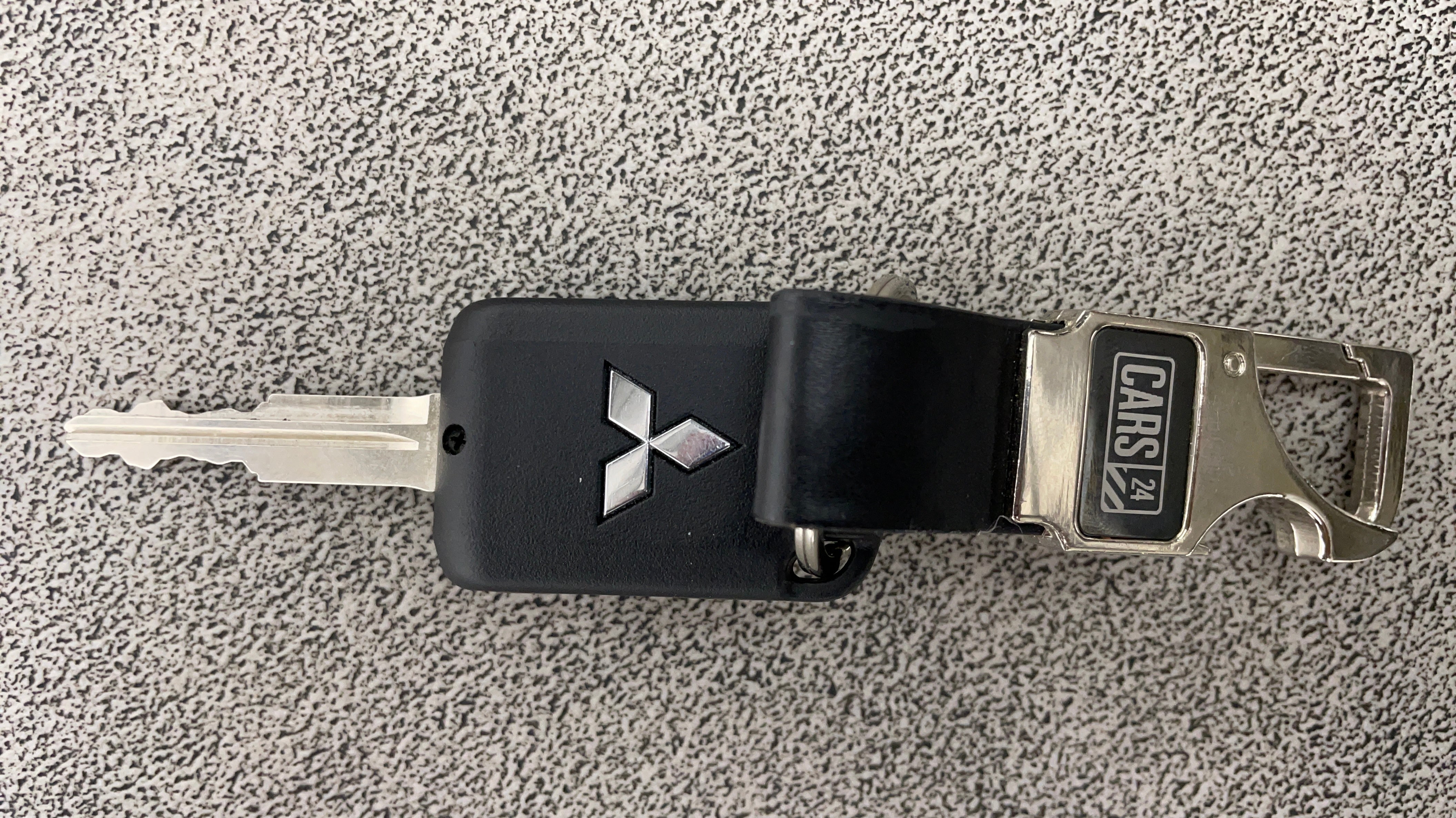 Mitsubishi Lancer-Key Close-up
