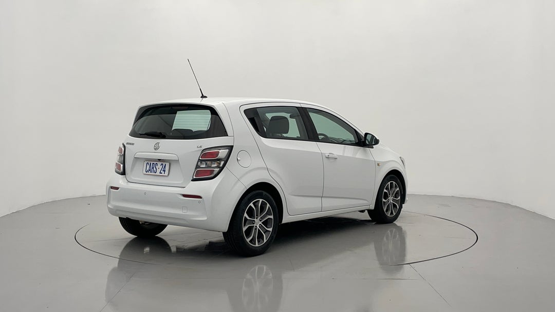 Right Back Diagonal (45- Degree) View